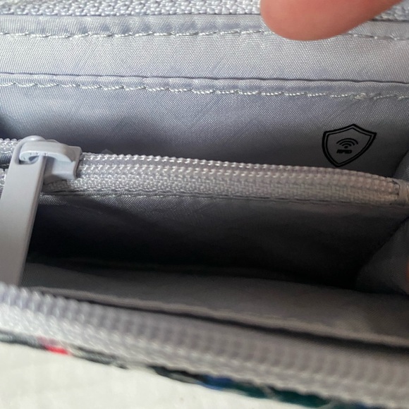 Vera Bradley RFID Petite Zip-Around Wallet Snowy Plaid New - Picture 9 of 13